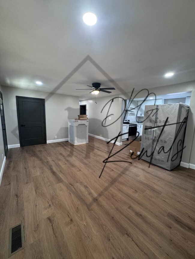 Building Photo - 135 Rhea Dr