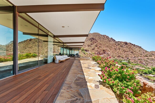 Building Photo - 4925 E Red Rock Dr