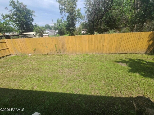 Building Photo - 1032 N Railroad Ave