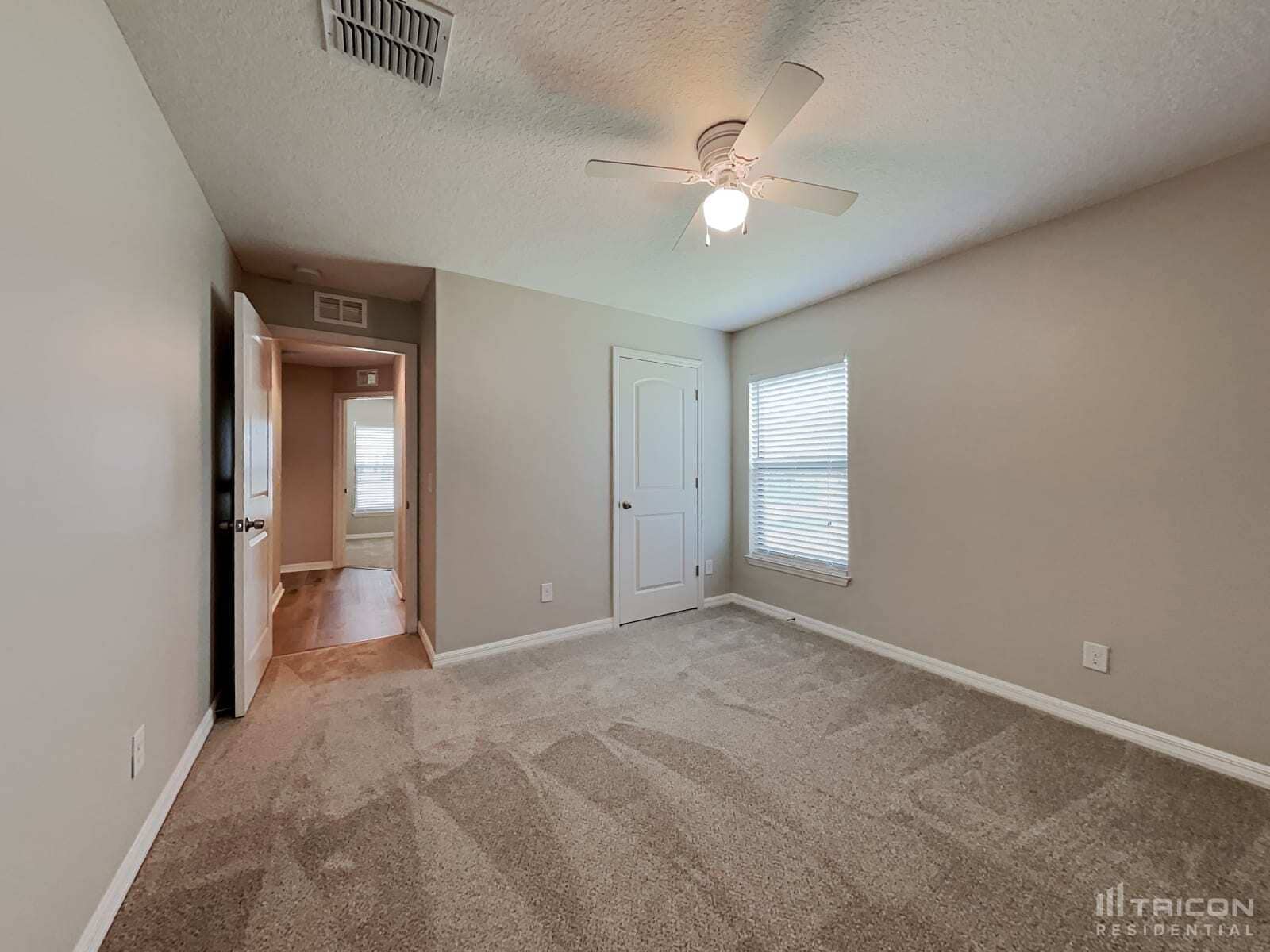 Building Photo - 2463 Winnipeg Dr