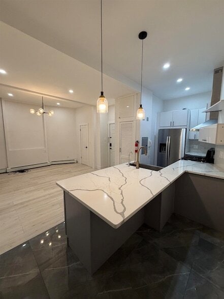 Building Photo - 202 28th St