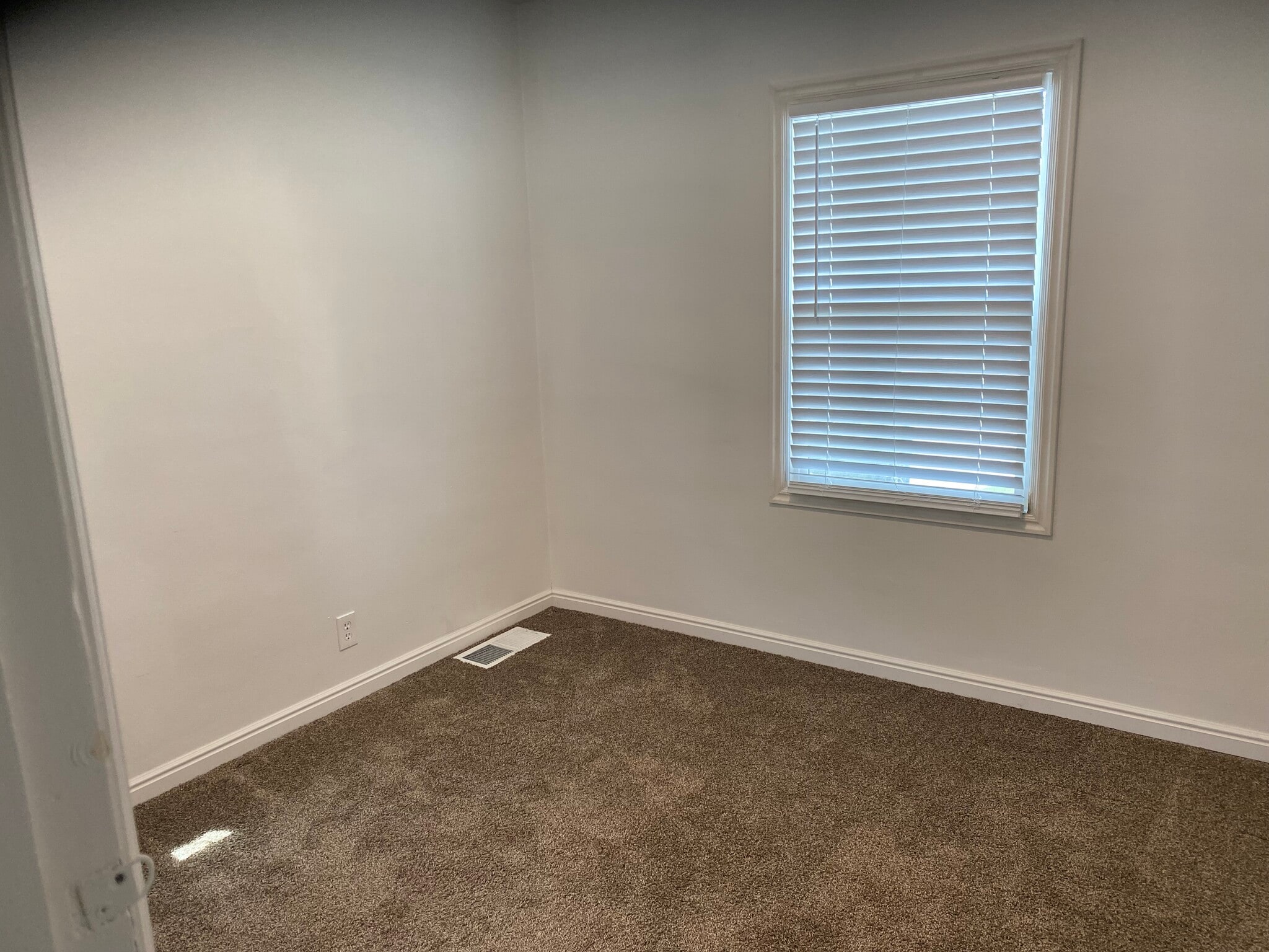 Building Photo - 1526 E 1300 S