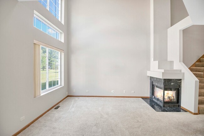 Building Photo - 951 Viewpoint Dr