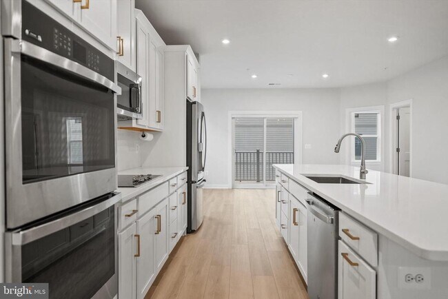 Building Photo - 14256 Newbrook Dr