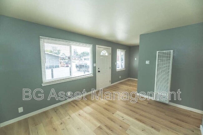 Building Photo - 1574 San Pablo Ave