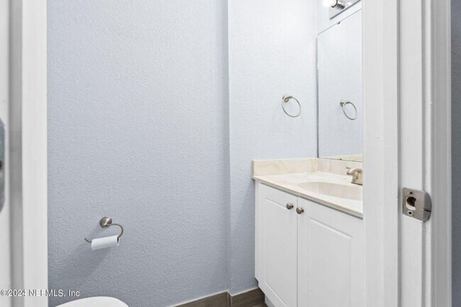 Building Photo - 3870 Mission Dr