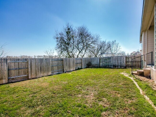 Building Photo - 17801 Turning Stream Ln