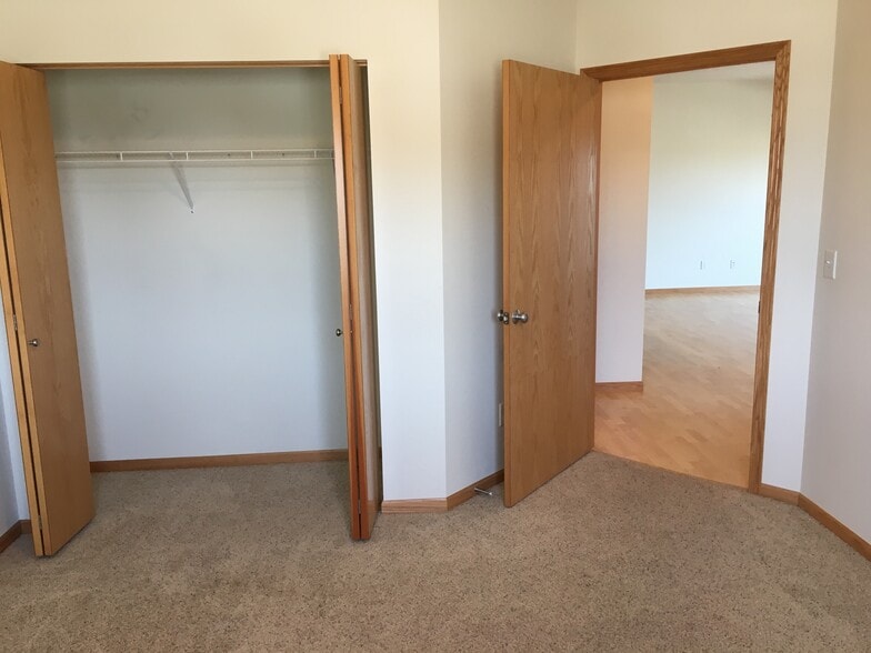 view of closet - 120 Oakridge Ave