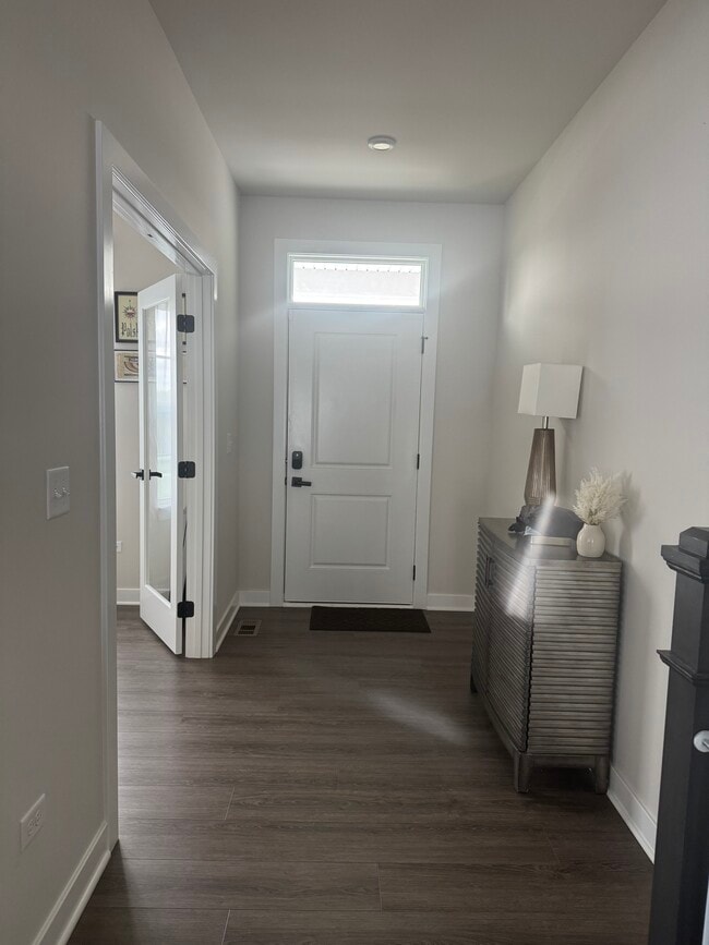 Building Photo - 1309 S Wind Dr