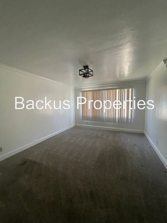 Building Photo - Wonderful one level home in South Salinas