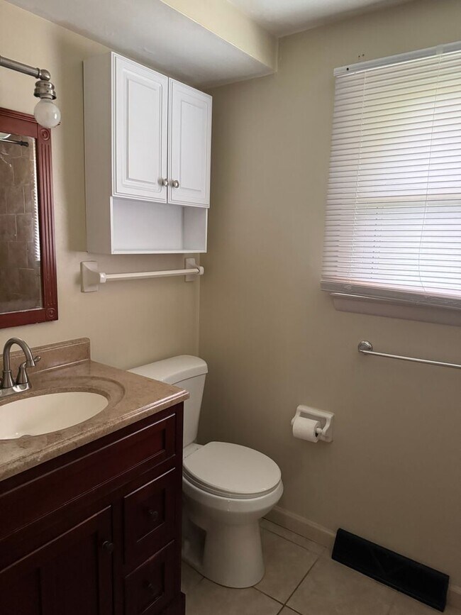 Building Photo - 4763-4765 Nugent Dr