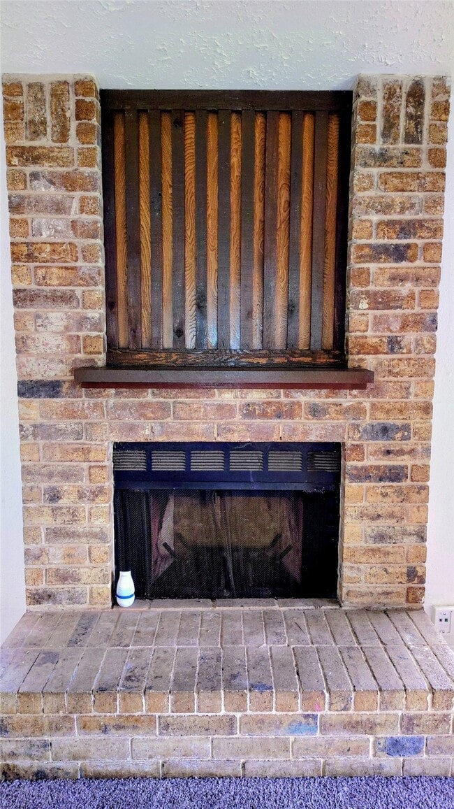 Building Photo - 10150 Valley Club Dr