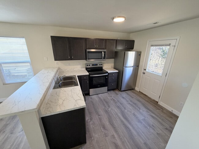 Building Photo - 1701 Hanover Blvd