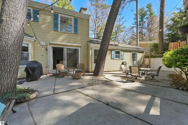 Building Photo - 1310 Peninsula Ct
