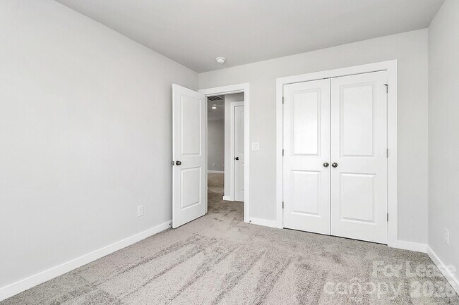 Building Photo - 529 Mountain Vw Dr