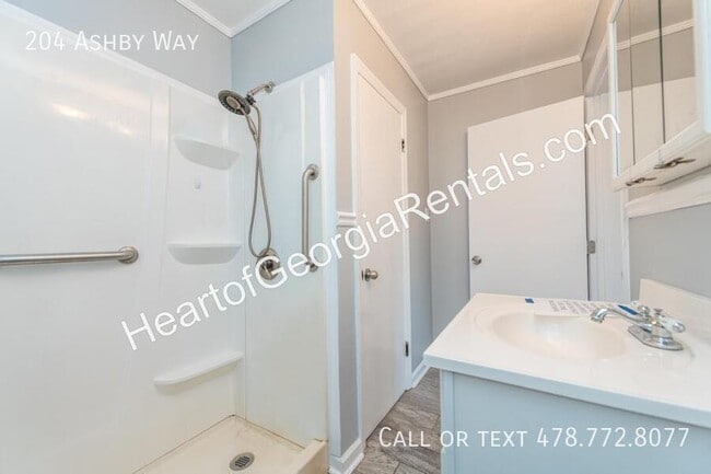 Building Photo - 204 Ashby Way