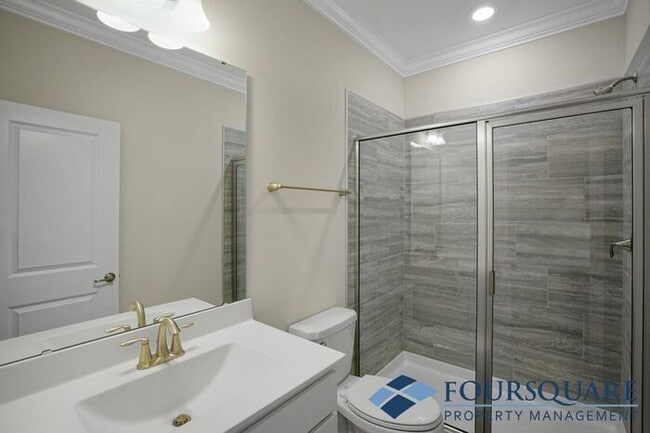 Building Photo - Charming 3-Bed Ranch Home with Modern Kitc...