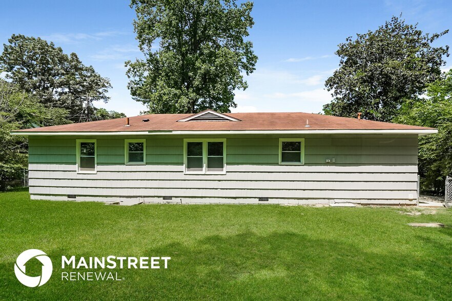 Building Photo - 2401 4th St NE