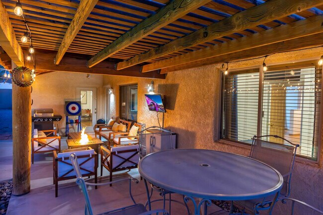 Building Photo - 3921 Aloha Ln