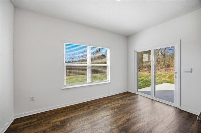 Building Photo - 702 Saulsbury Ln