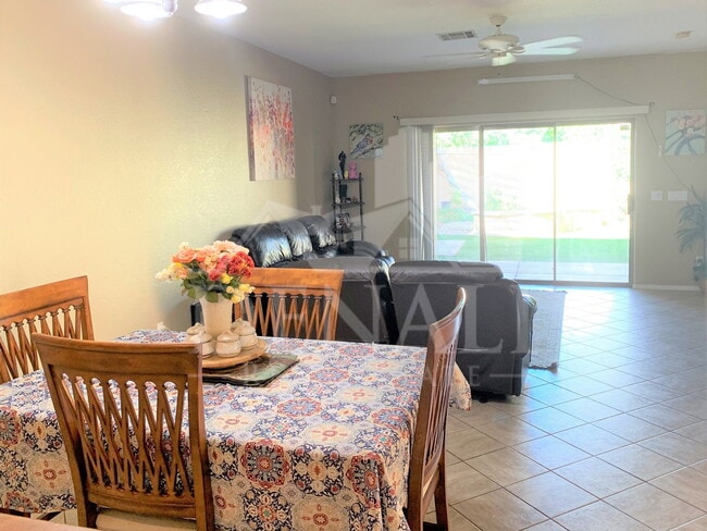 Building Photo - 706 N Tangerine Dr