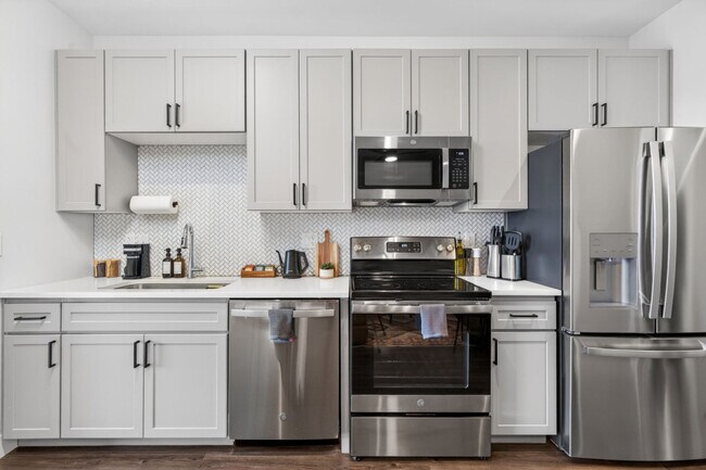 Building Photo - 4225 N 32nd Pl