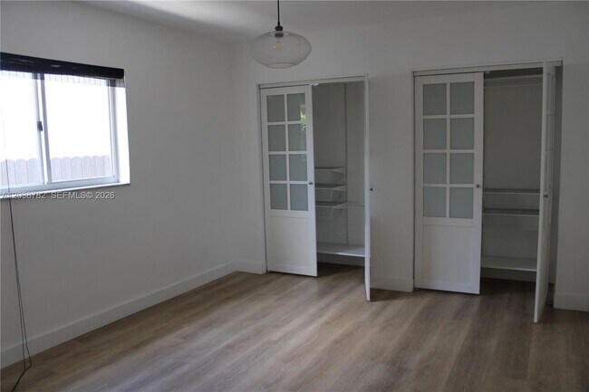 Building Photo - 3827 SW 88th Ct