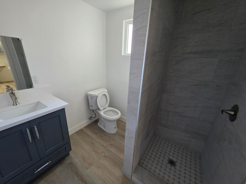 Building Photo - 4535 E 2nd St