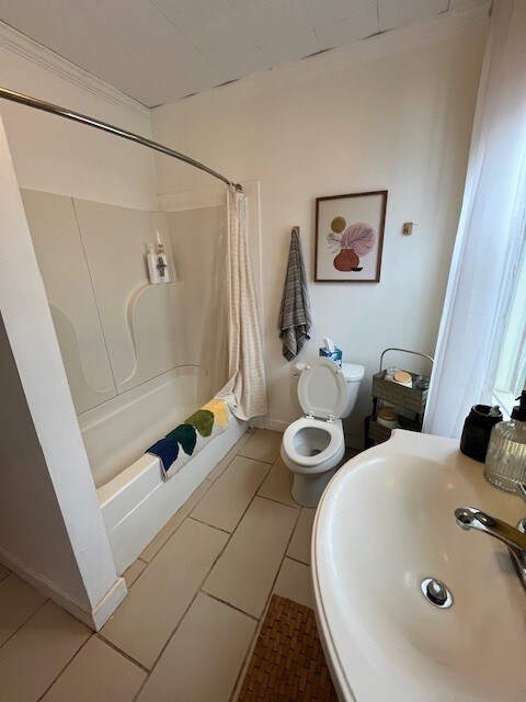 Building Photo - 185 1/2 Home St