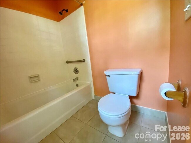 Building Photo - 3914 Aster Dr