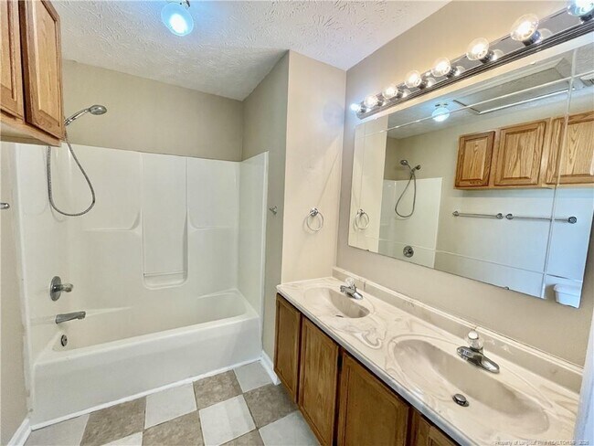 Building Photo - 127 Kristin Ave