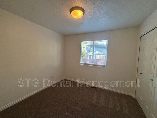 Building Photo - 2642 E 750 N