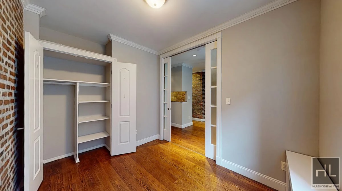 Building Photo - Elizabeth Street