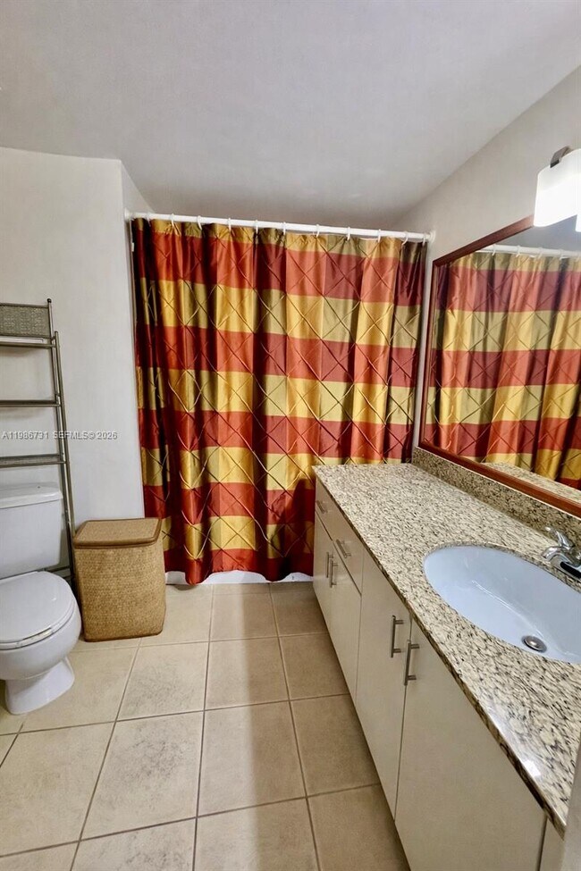 Building Photo - 9731 Fontainebleau Blvd