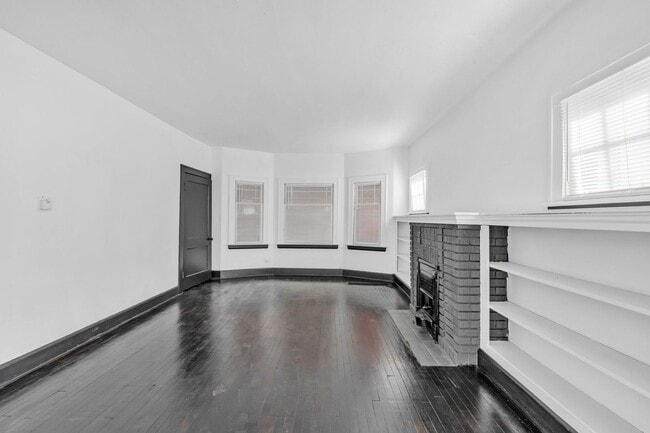 Building Photo - 3058 E 116th St