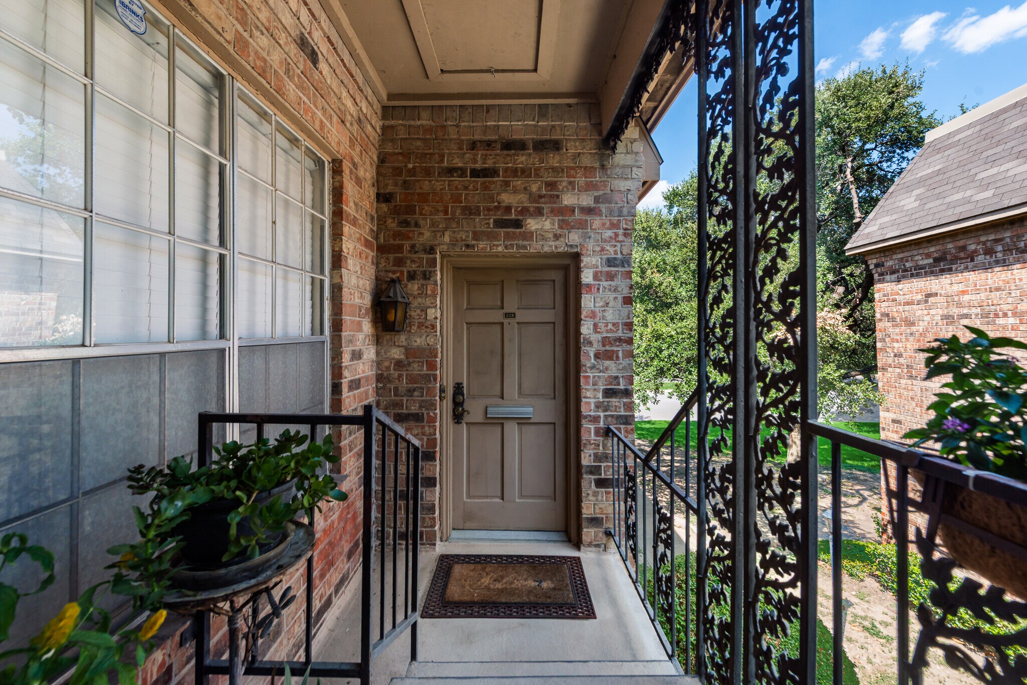Building Photo - 4349 Bellaire Dr S