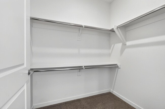 Building Photo - 983 W State St