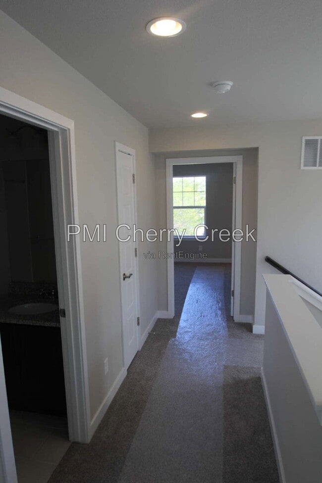 Building Photo - 12871 E Caspian Pl