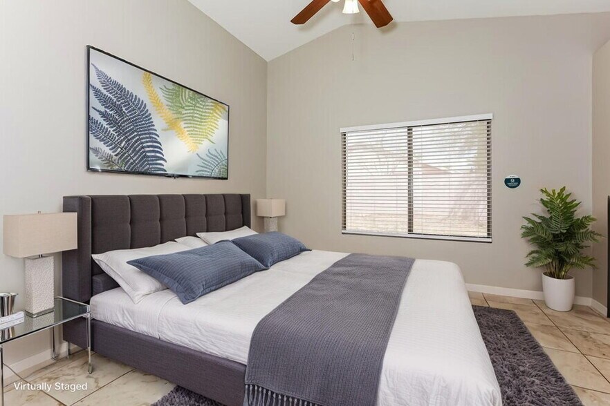 Building Photo - 10640 E Enid Ave