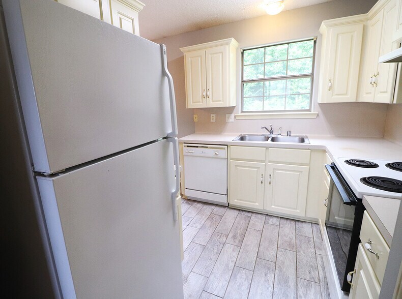 Building Photo - 56 Timberwood Dr