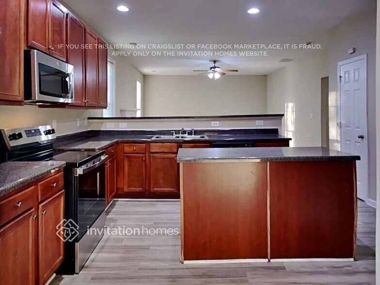 Building Photo - 4328 Savannah Dr