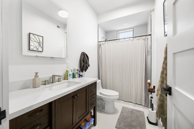 Building Photo - 783 Washington St