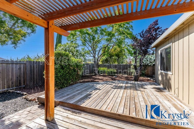 Building Photo - 343 Clydesdale Dr