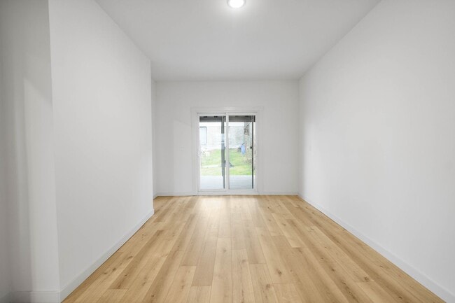 Building Photo - READY FOR MOVE IN! STUNNING 4-bedroom in Greenfield!