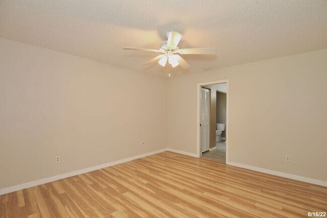 Building Photo - Cozy 3/2 Split Floorplan Home with a Spaci...