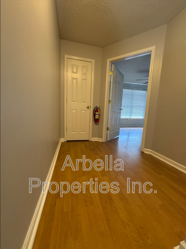Building Photo - 1733 Blakewood Ct