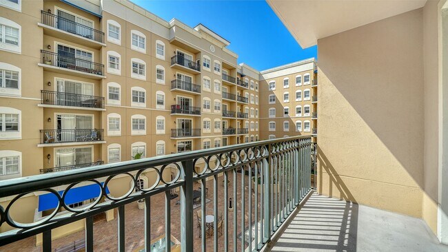 Building Photo - 1064 N Tamiami Trl