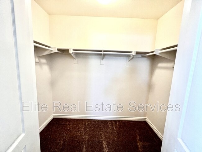 Building Photo - 750 Broadway