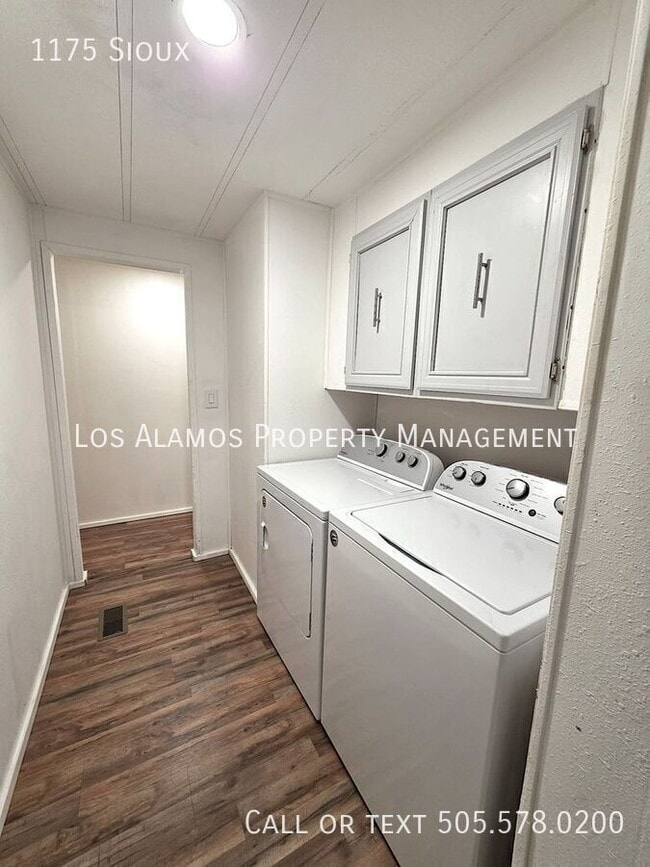 Building Photo - 1175 Sioux-