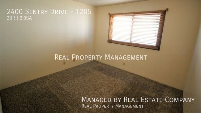 Building Photo - 2400 Sentry Dr